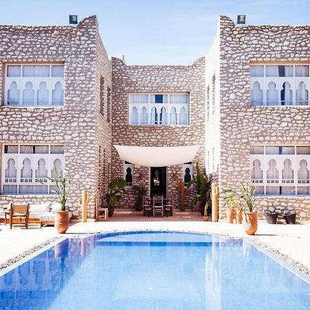 La Maison Des Ailleurs As-Sawíra Exteriér fotografie