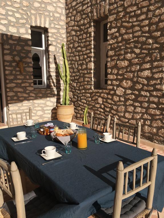 La Maison Des Ailleurs As-Sawíra Exteriér fotografie