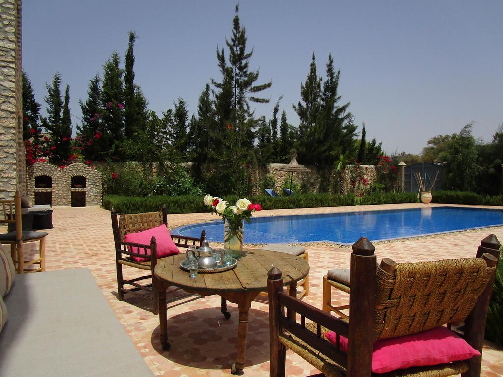 La Maison Des Ailleurs As-Sawíra Exteriér fotografie